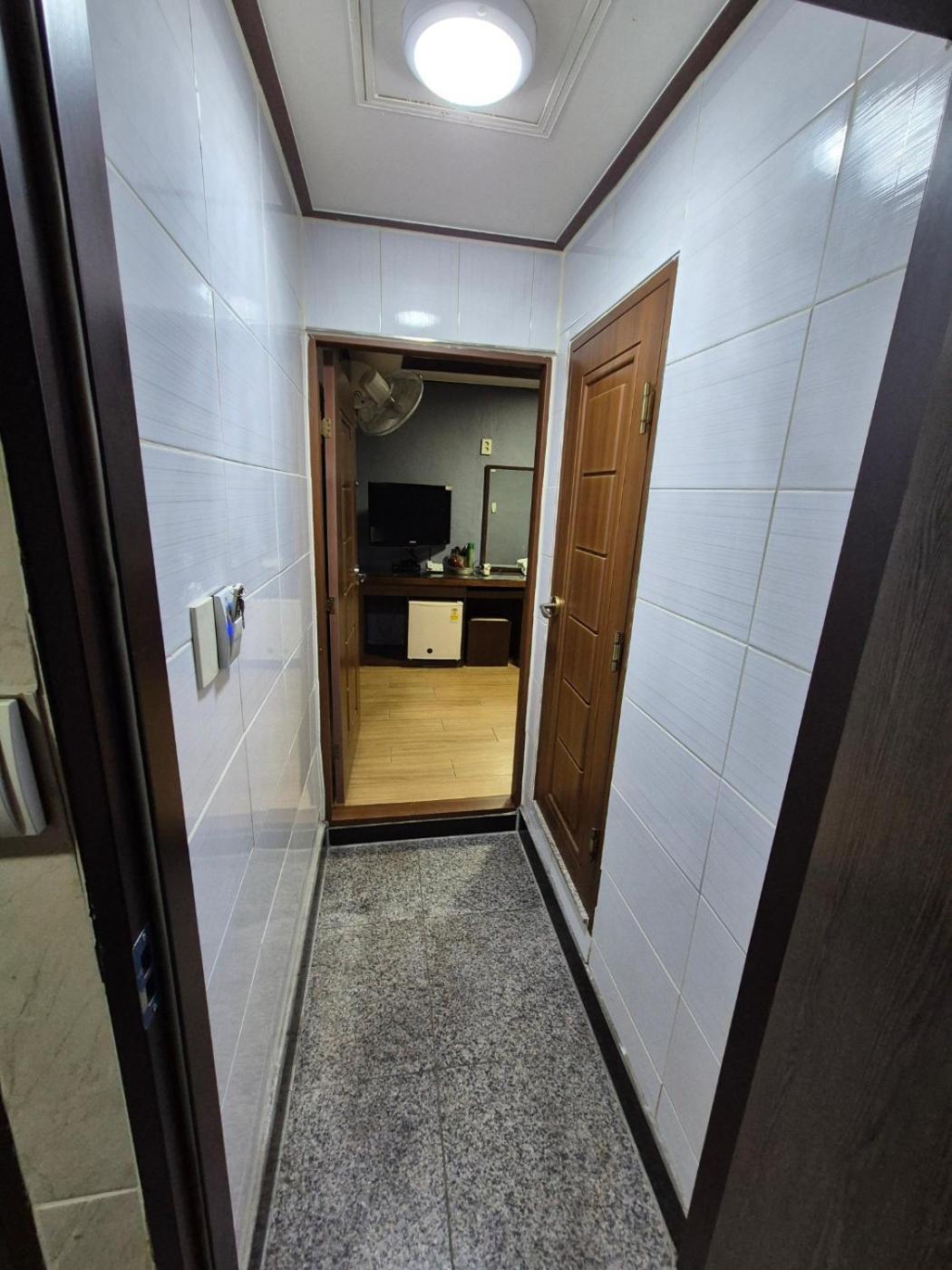 Joyful Stay Сеул Экстерьер фото